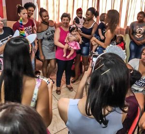 EM RITMO DE CARNAVAL CRAS PROMOVE MOMENTO DE INTEGRAÇÃO