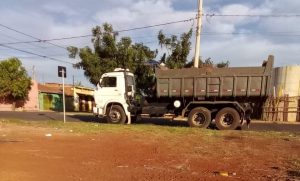 Limpeza realizada na Marginal e praça em frente ao Mutirão.